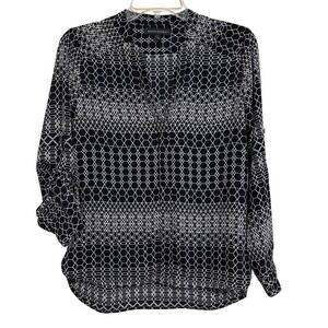 Banana Republic Black White Geometric Print Semi Sheer Roll Tab Sleeves Sz XSP